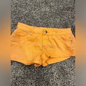size 5 shorts not as orange as picture